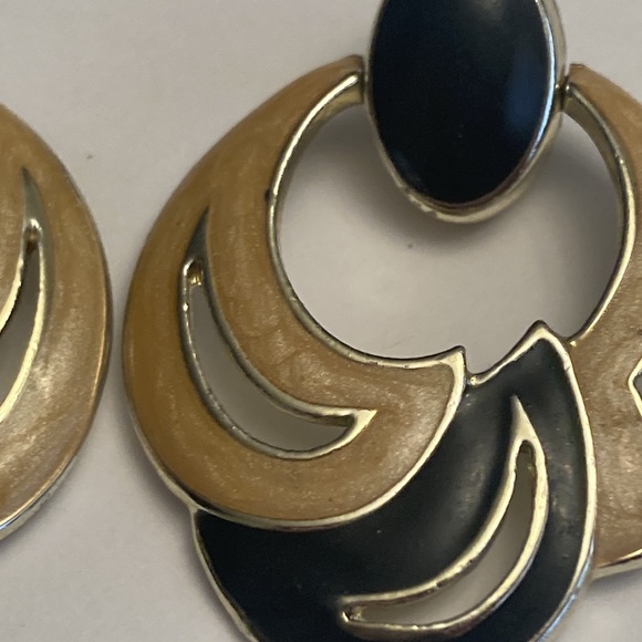 Retro Enamel Silver Tone Earrings - Picture 7 of 14